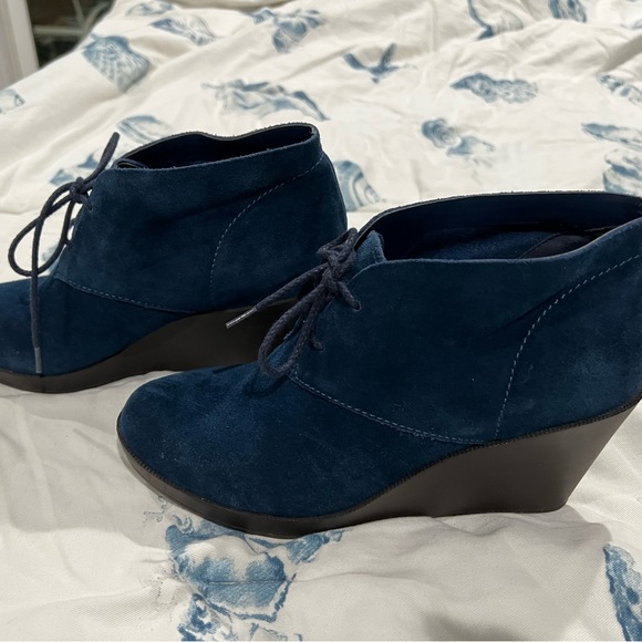 Cole Hann Blue Suede Halley Lace Up Wedge Ankle Boots, Sz 8.5, NWOT - Picture 1 of 3